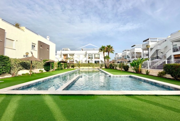 Appartement- flat - Herverkoop - Torrevieja - Aguas Nuevas