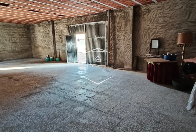 Comercial - Reventa - La Romana -
                Centro