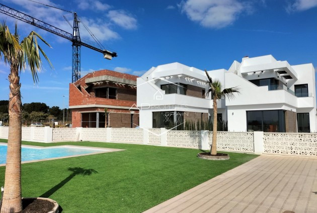 Villa / Detached - New Build - Pilar de la Horadada - Lo Romero Golf