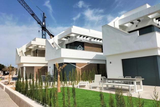 Villa / Detached - New Build - Pilar de la Horadada - Lo Romero Golf