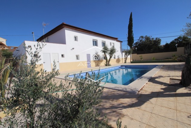 Villa / Detached - Resale - Fortuna -
                Fortuna