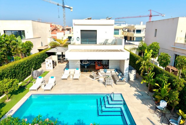 Villa - Detached - Resale - Los Montesinos - La Herrada