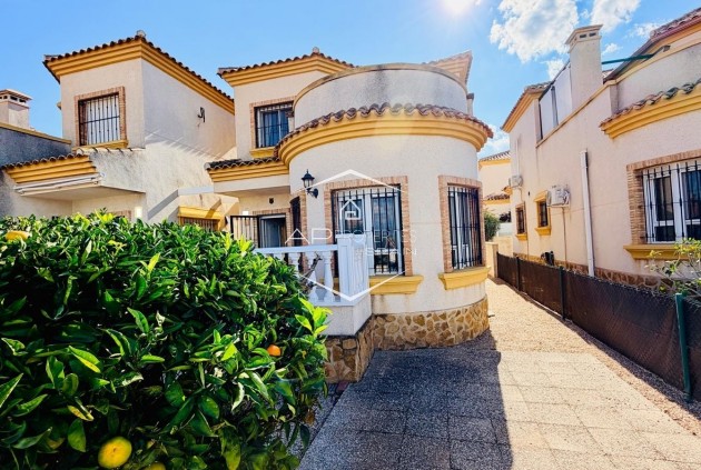 Villa - Detached - Resale - Los Montesinos -
                La Herrada