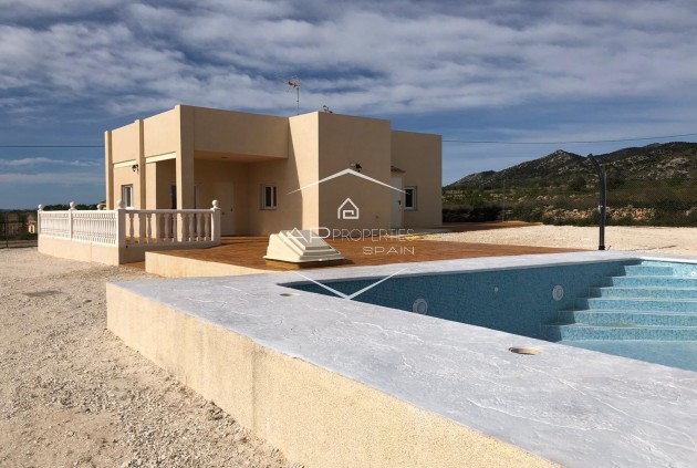 Villa / Detached - Resale - Pinoso - Pinoso