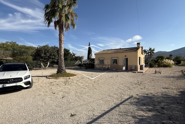 Villa / Indépendante - Revente - Hondón de los Fráiles -
                Hondón de los Fráiles