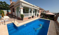 Villa - Independiente - Reventa - Los Montesinos - APP-BC-37466
