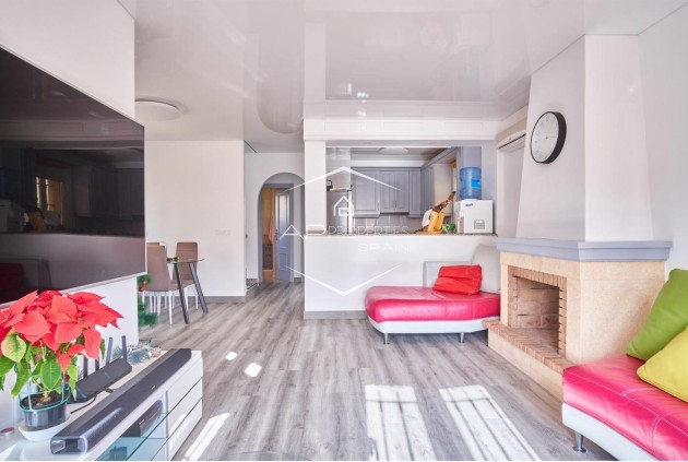 Villa - Independiente - Reventa - Los Montesinos -
                La Herrada