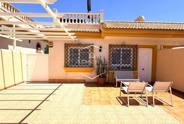 Villa - Semi pareado - Reventa - Los Montesinos - Urbanizacion montesol