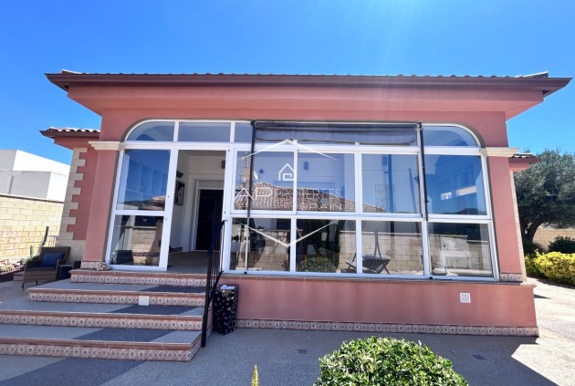 Villa - Vrijstaand - Herverkoop - La Romana - La Romana