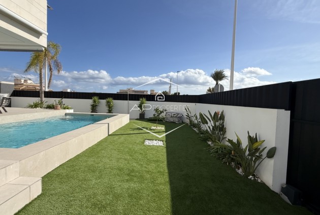 Revente - Bungalow -
Pilar de la Horadada - Costa Blanca Sur