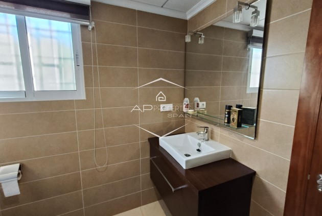 Herverkoop - Villa - Vrijstaand -
La Romana