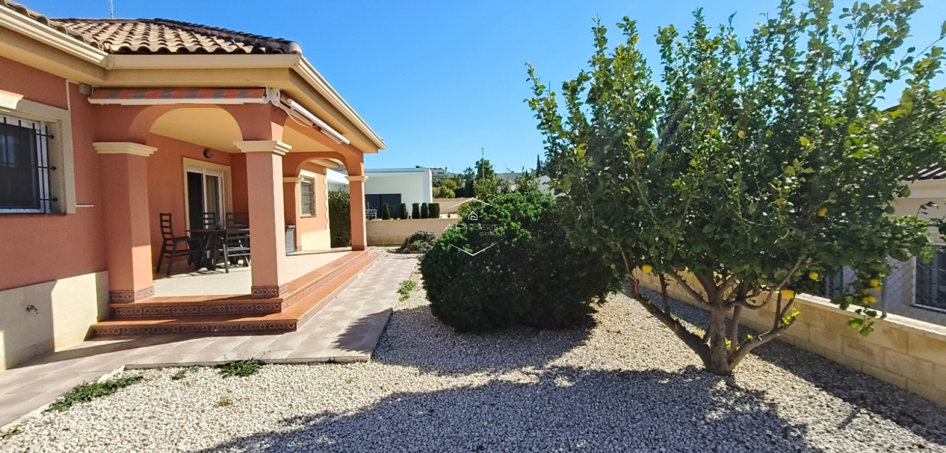 Herverkoop - Villa - Vrijstaand -
La Romana