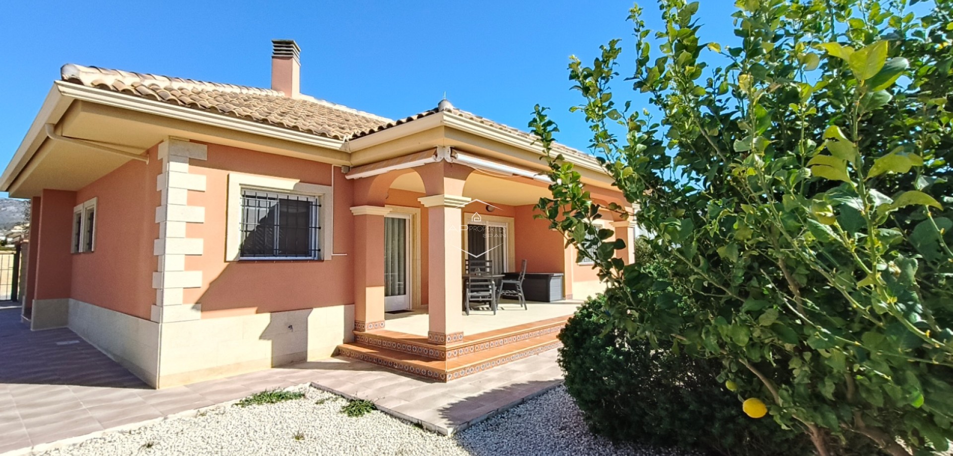 Herverkoop - Villa - Vrijstaand -
La Romana