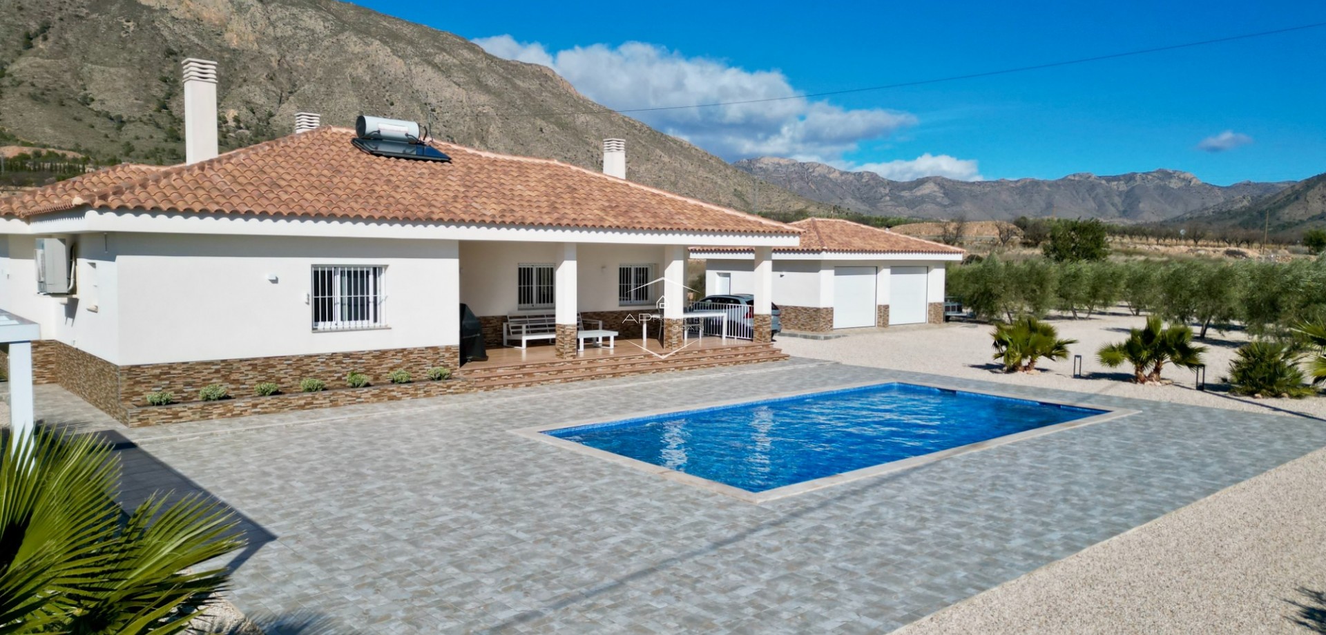 Odsprzedaż - Willa - Dom wolnostojący -
Macisvenda