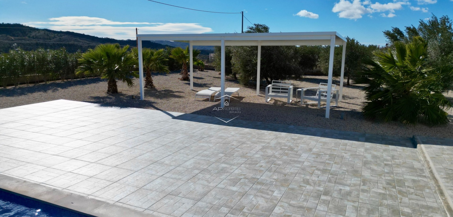 Odsprzedaż - Willa - Dom wolnostojący -
Macisvenda