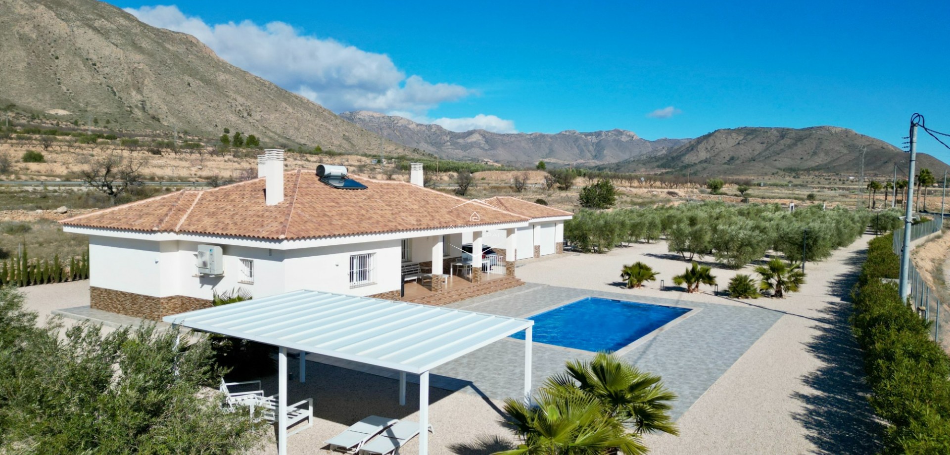 Odsprzedaż - Willa - Dom wolnostojący -
Macisvenda