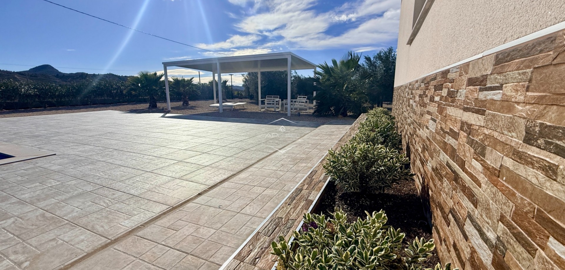 Odsprzedaż - Willa - Dom wolnostojący -
Macisvenda