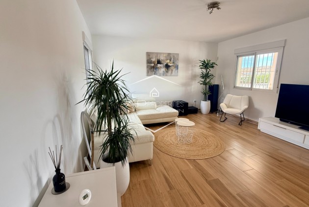 Odsprzedaż - Willa - Dom wolnostojący -
Macisvenda