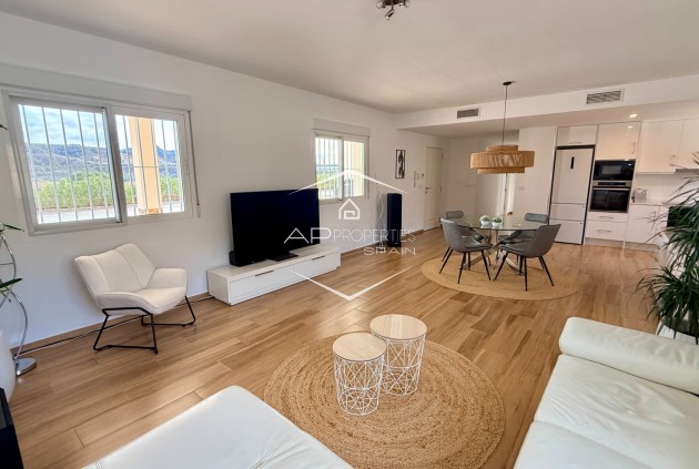 Odsprzedaż - Willa - Dom wolnostojący -
Macisvenda