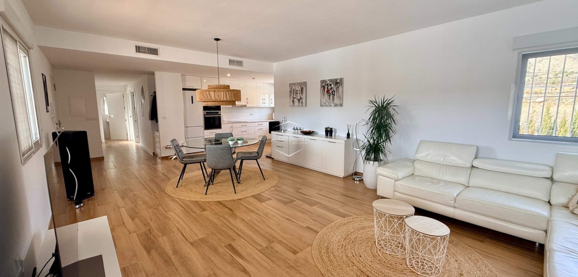 Odsprzedaż - Willa - Dom wolnostojący -
Macisvenda