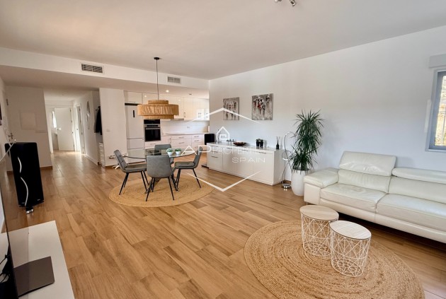 Odsprzedaż - Willa - Dom wolnostojący -
Macisvenda