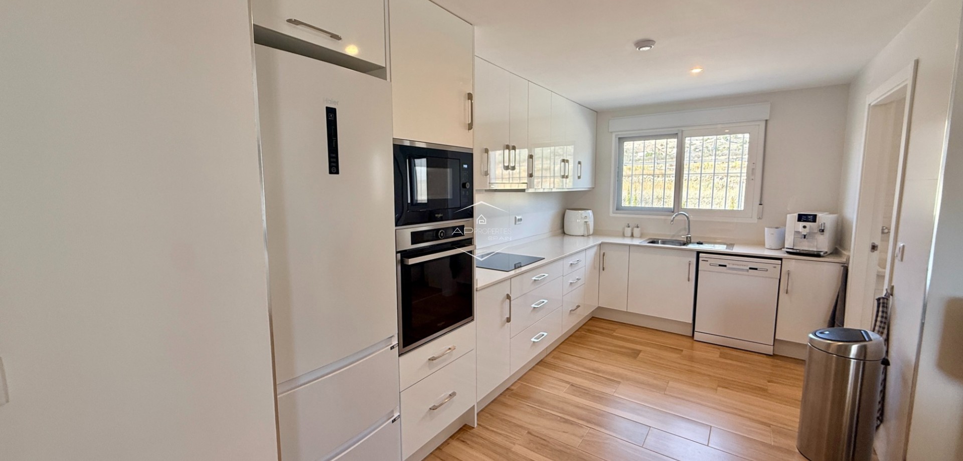 Odsprzedaż - Willa - Dom wolnostojący -
Macisvenda