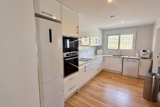 Odsprzedaż - Willa - Dom wolnostojący -
Macisvenda