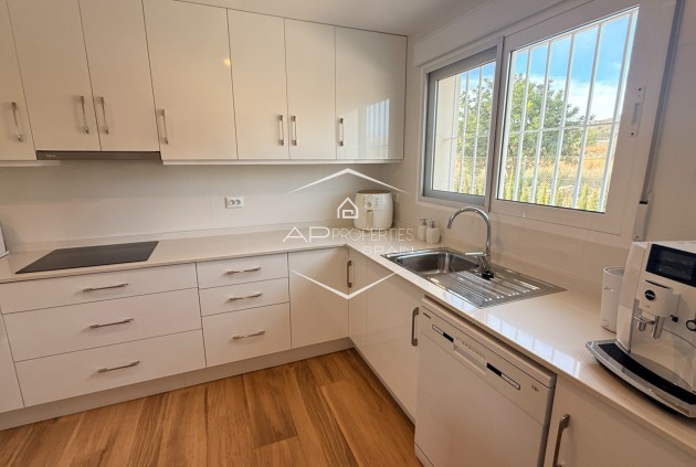 Odsprzedaż - Willa - Dom wolnostojący -
Macisvenda