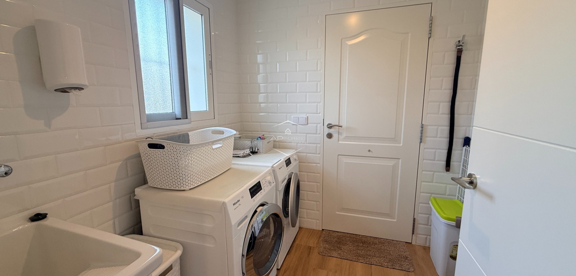 Odsprzedaż - Willa - Dom wolnostojący -
Macisvenda