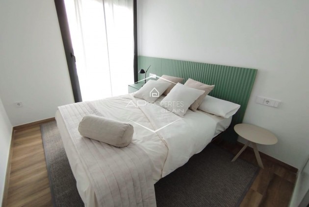 Nowy budynek - Willa - Dom wolnostojący -
Polop - PAU 1