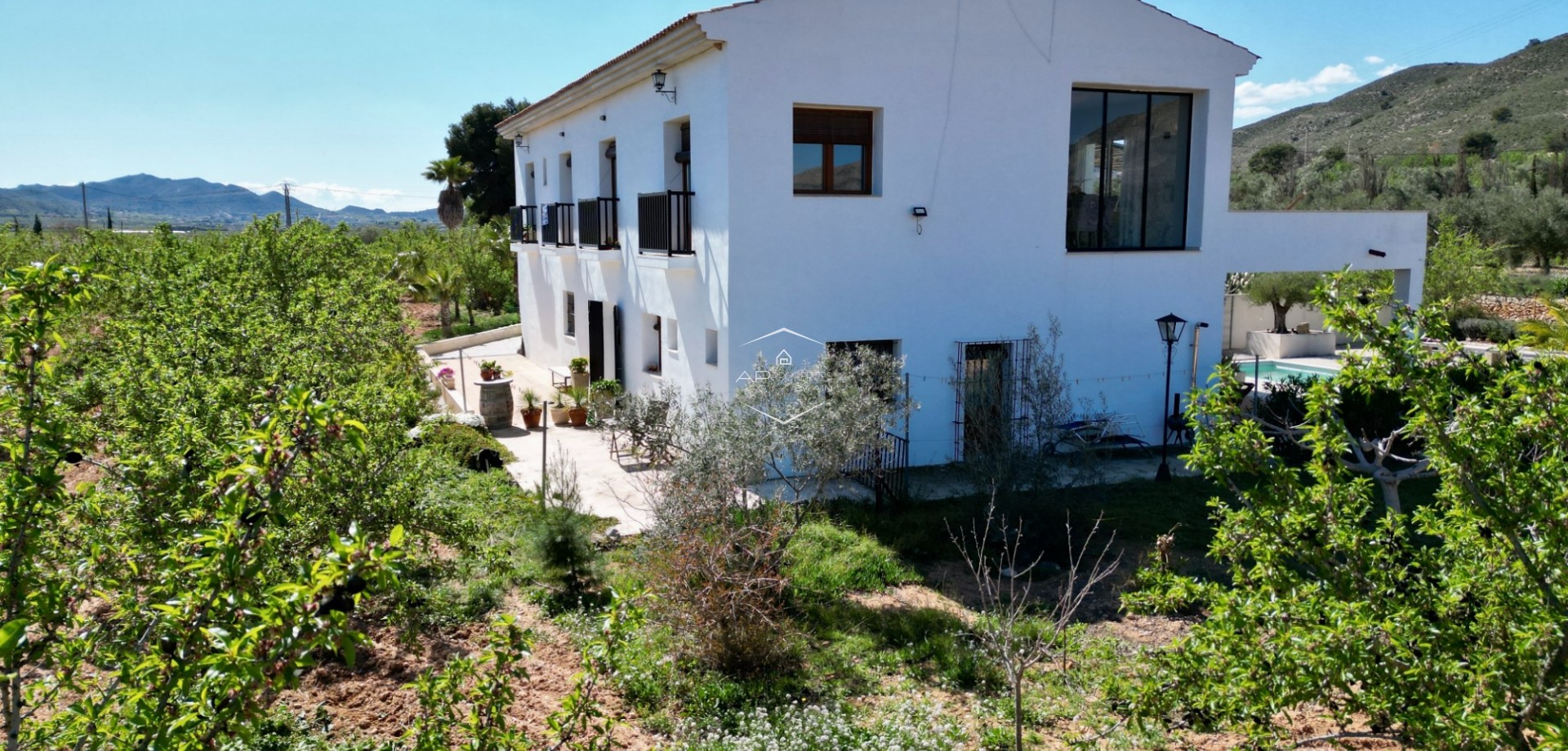 Revente - Villa - Indépendante -
Hondón de las Nieves