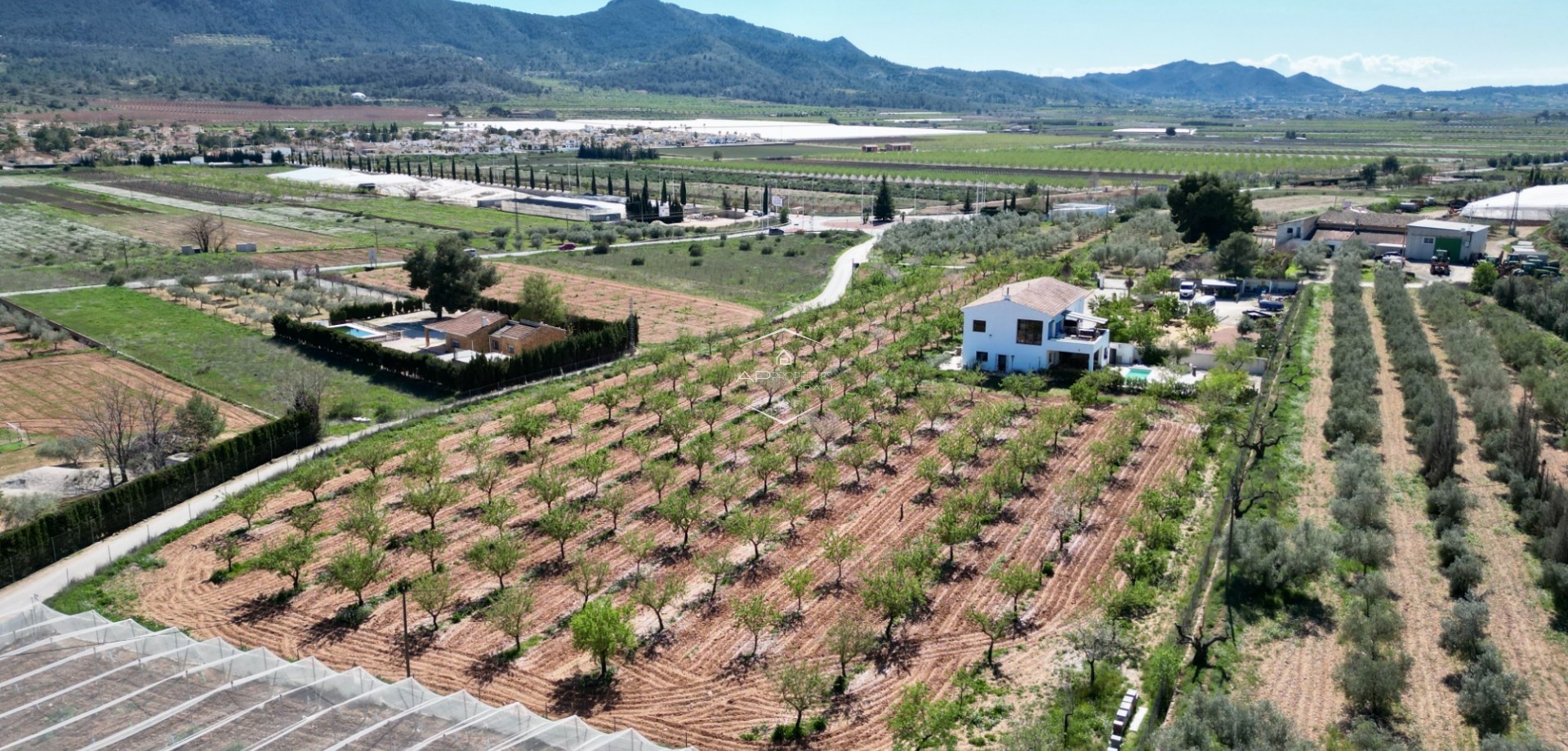 Revente - Villa - Indépendante -
Hondón de las Nieves