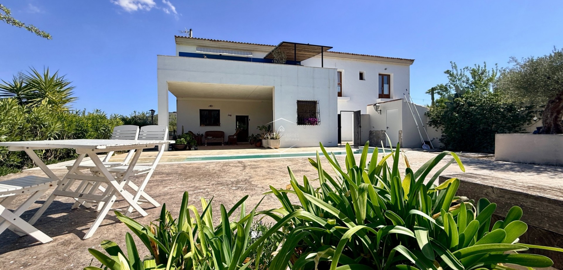 Revente - Villa - Indépendante -
Hondón de las Nieves