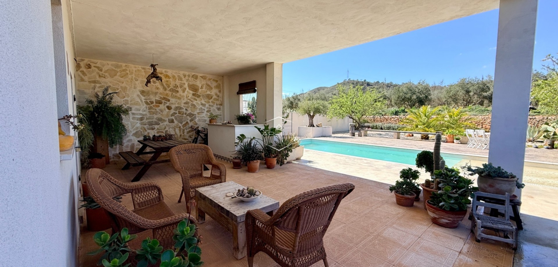 Revente - Villa - Indépendante -
Hondón de las Nieves