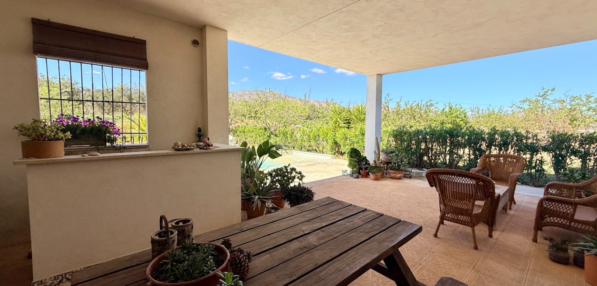 Revente - Villa - Indépendante -
Hondón de las Nieves