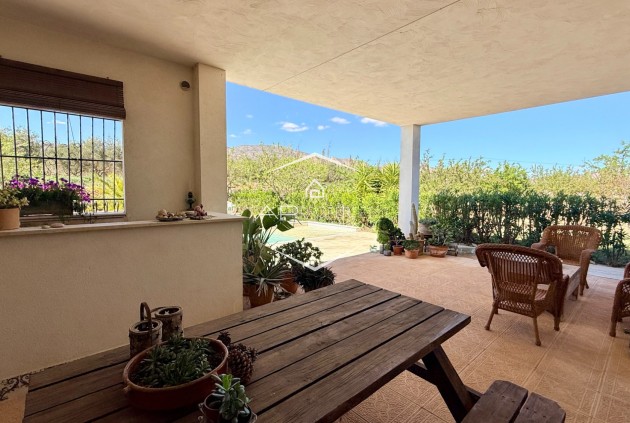 Revente - Villa - Indépendante -
Hondón de las Nieves