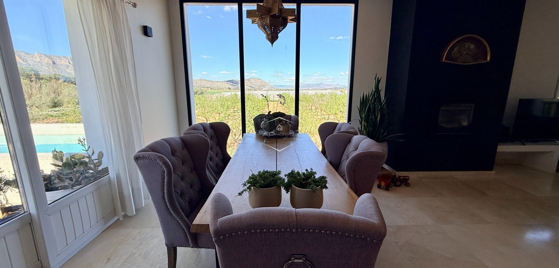 Revente - Villa - Indépendante -
Hondón de las Nieves