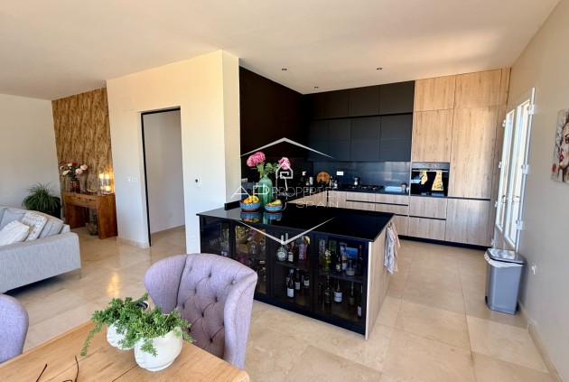 Revente - Villa - Indépendante -
Hondón de las Nieves