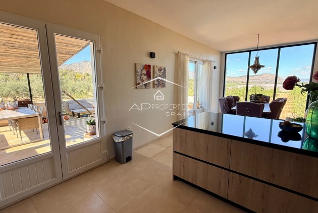 Revente - Villa - Indépendante -
Hondón de las Nieves