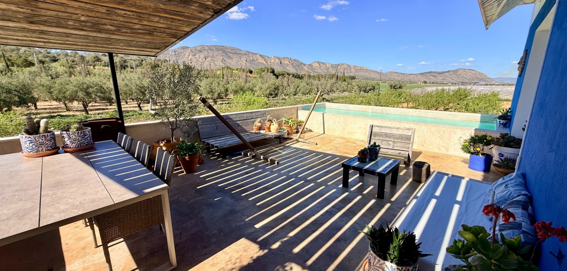 Revente - Villa - Indépendante -
Hondón de las Nieves