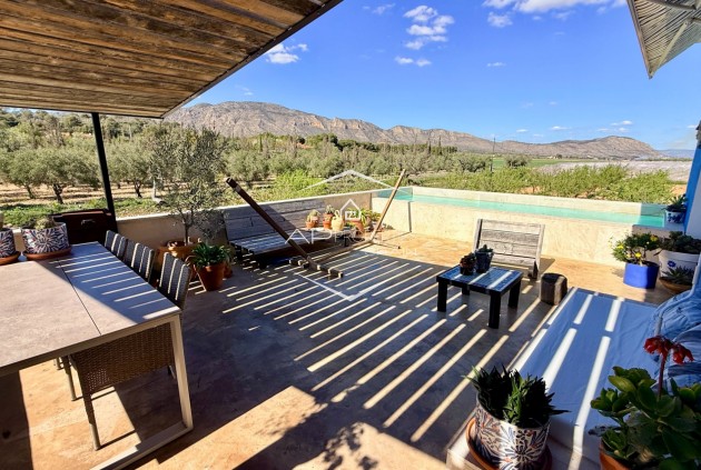 Revente - Villa - Indépendante -
Hondón de las Nieves