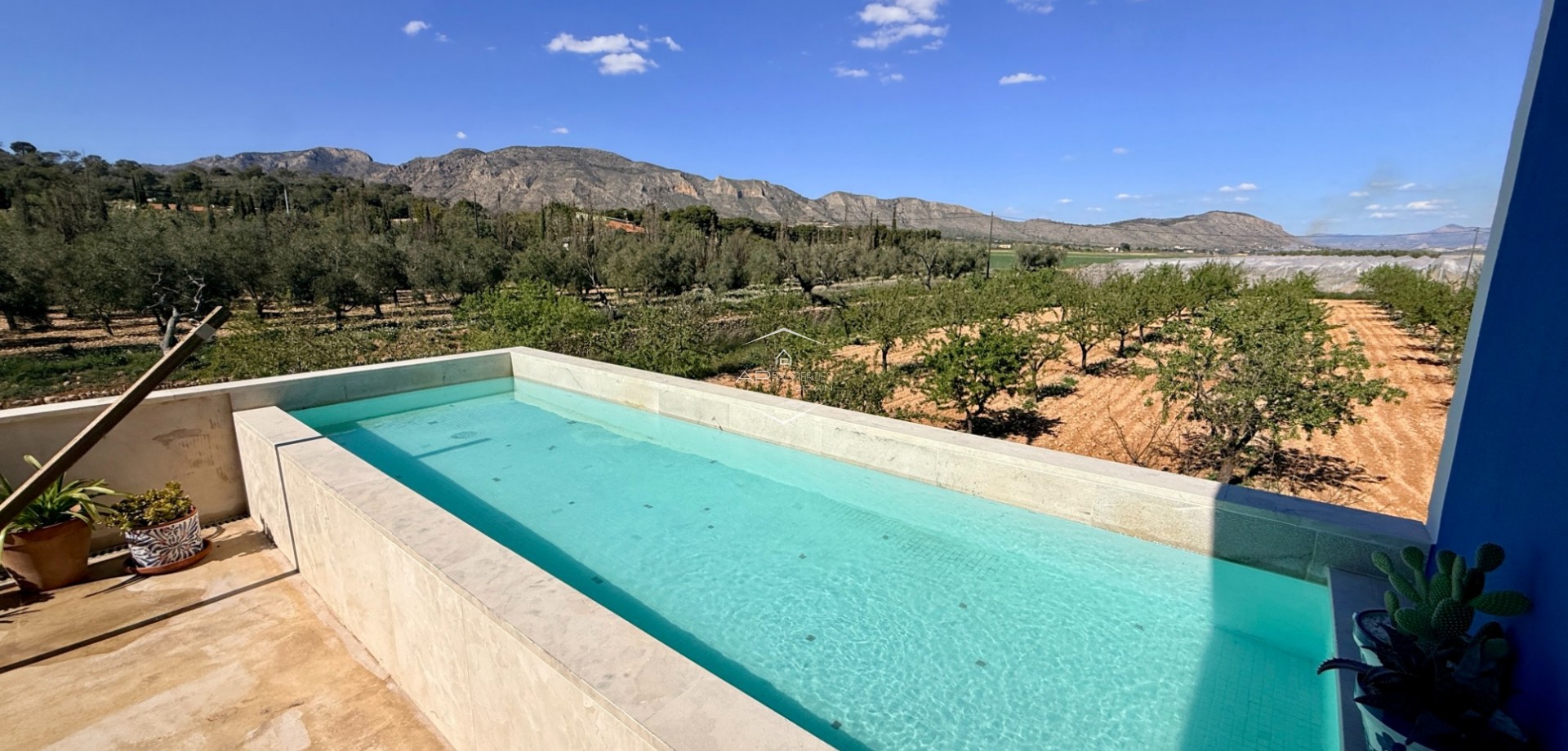 Revente - Villa - Indépendante -
Hondón de las Nieves