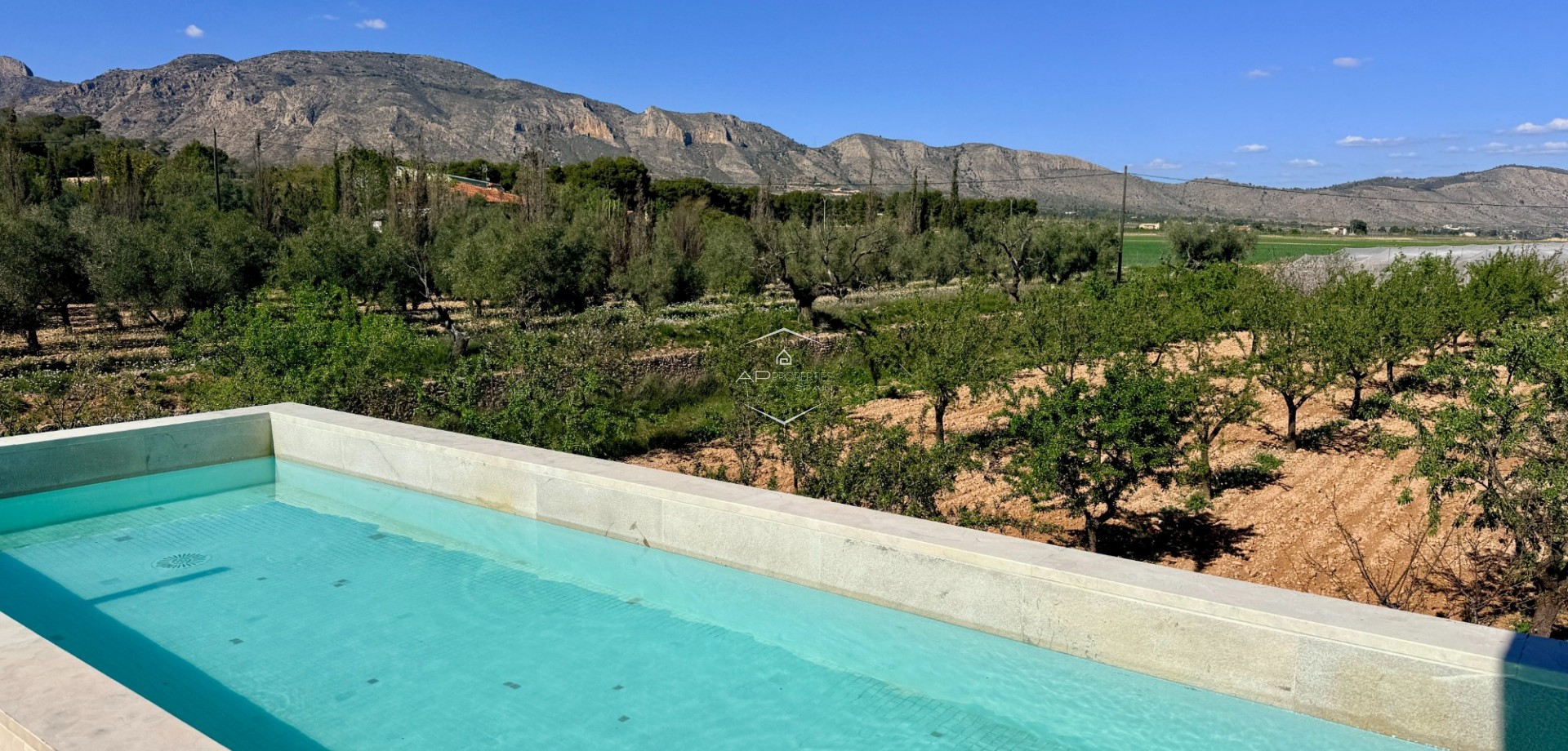 Revente - Villa - Indépendante -
Hondón de las Nieves