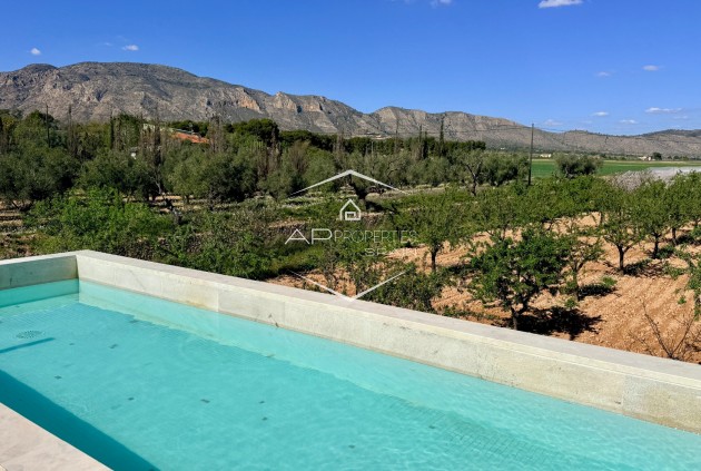 Revente - Villa - Indépendante -
Hondón de las Nieves