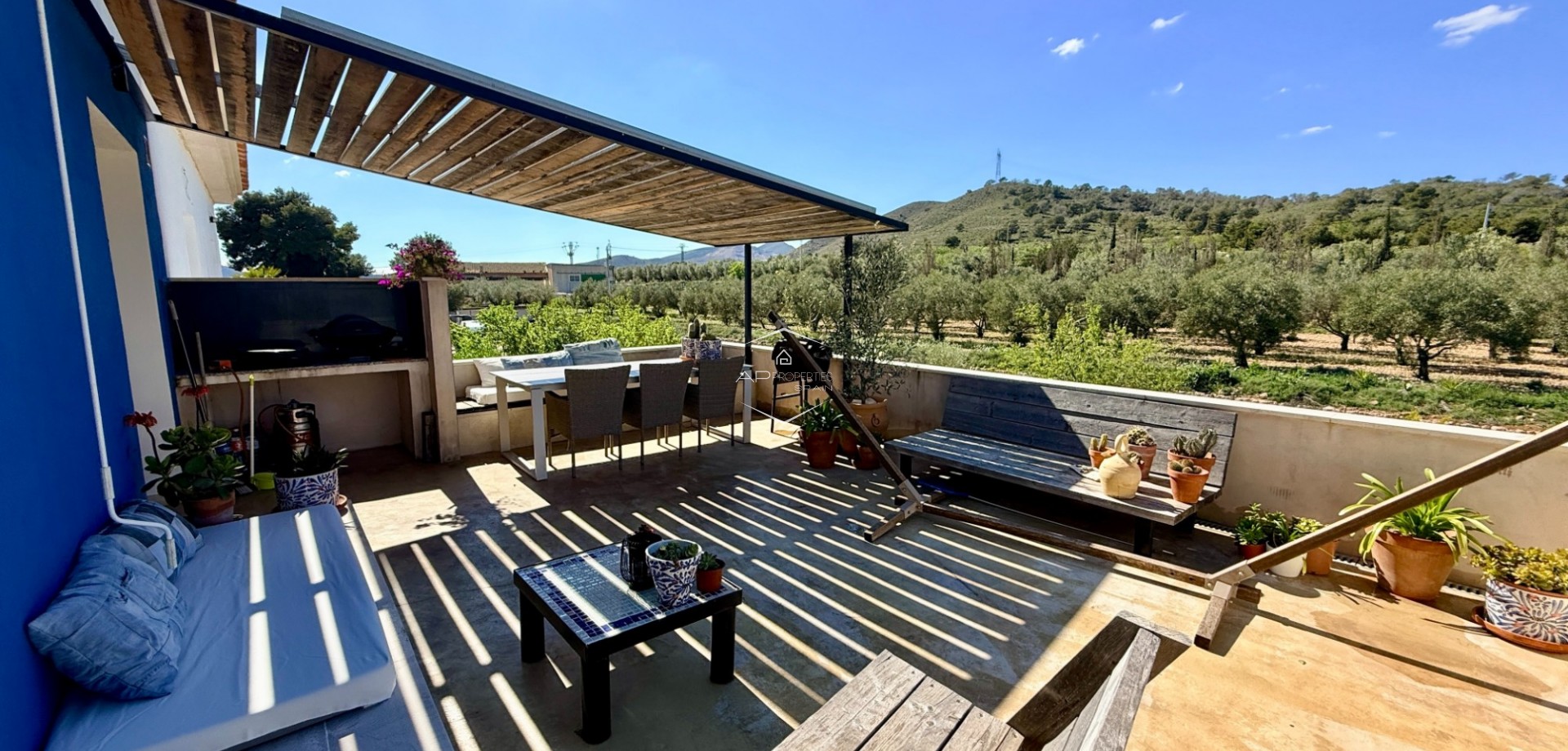 Revente - Villa - Indépendante -
Hondón de las Nieves