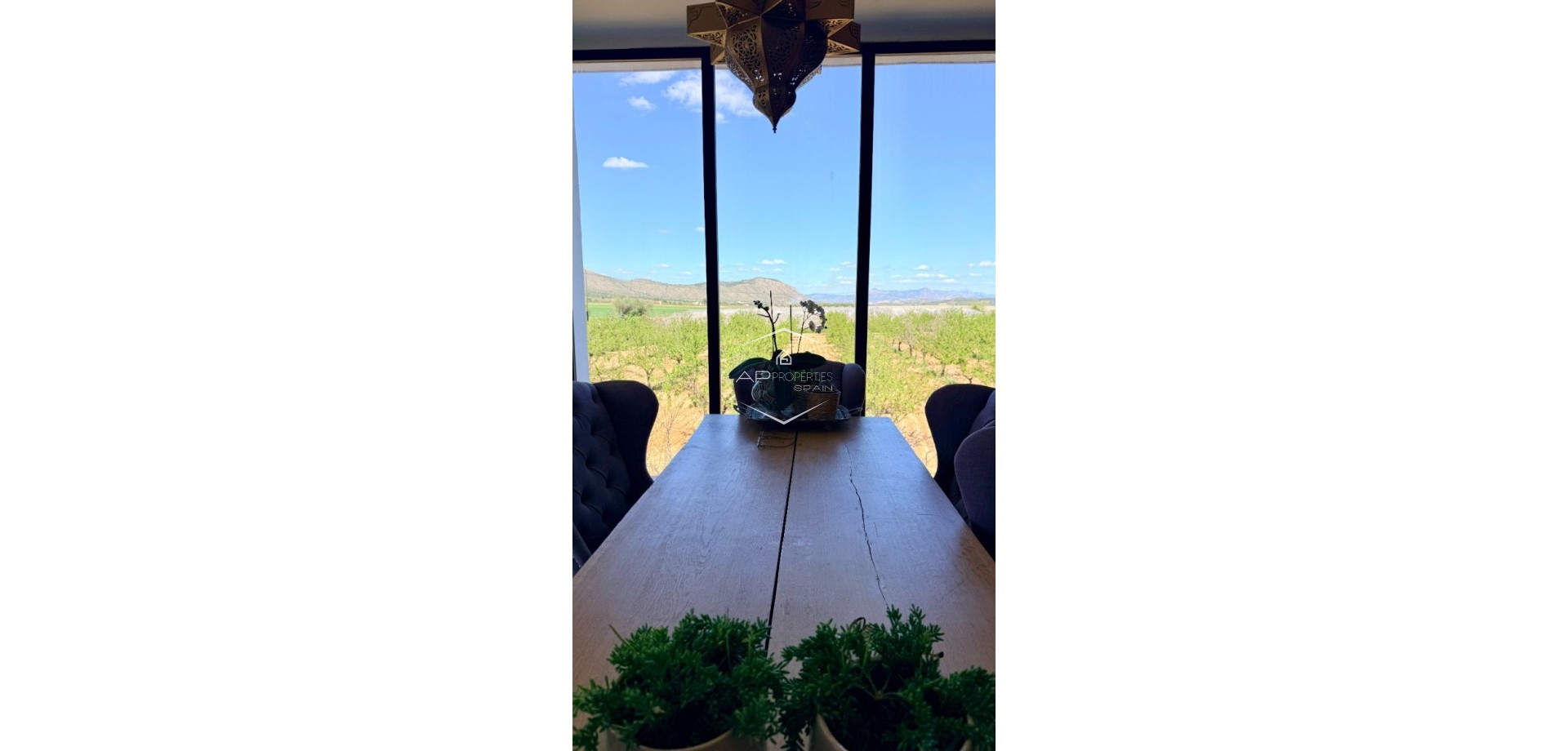 Revente - Villa - Indépendante -
Hondón de las Nieves