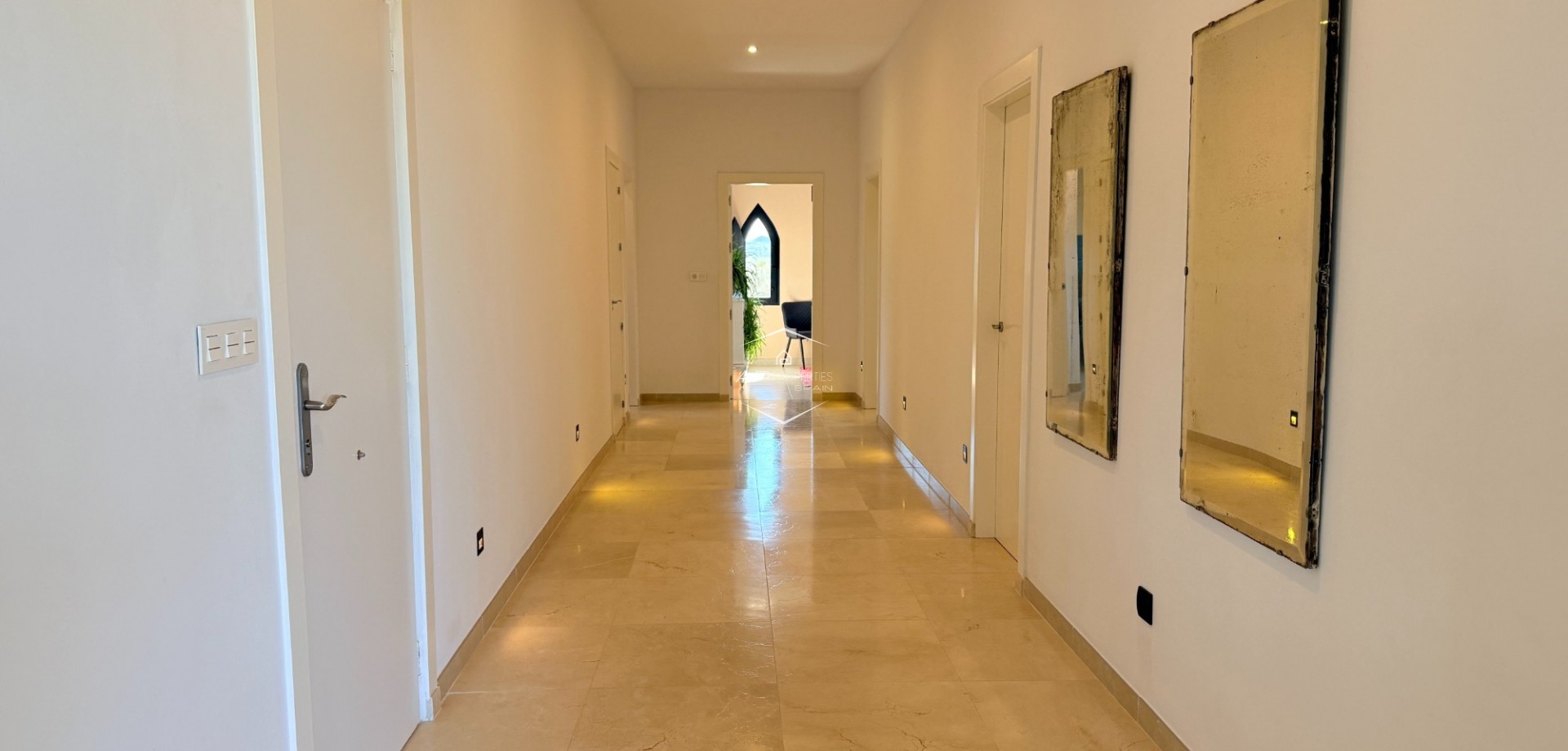 Revente - Villa - Indépendante -
Hondón de las Nieves