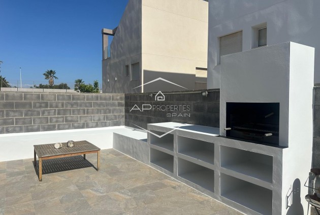 Resale - Villa - semi-detached -
Torrevieja