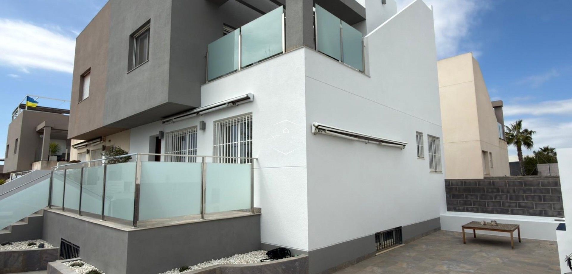 Resale - Villa - semi-detached -
Torrevieja