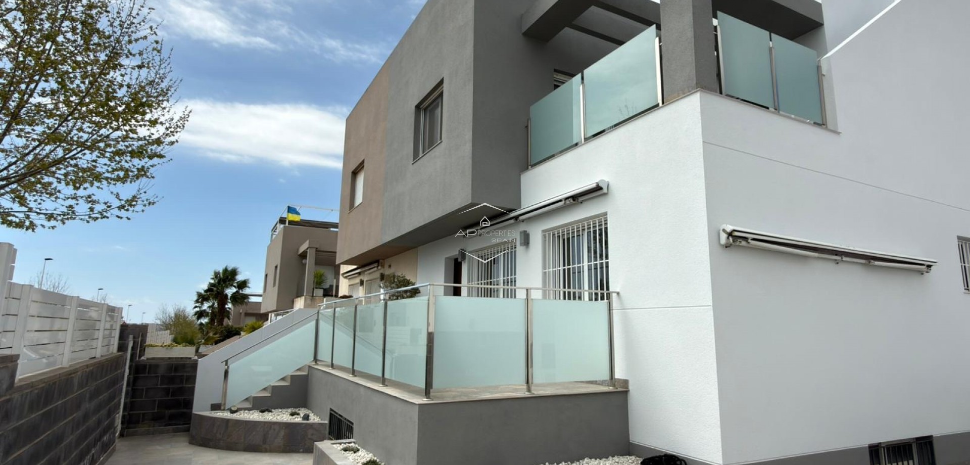 Resale - Villa - semi-detached -
Torrevieja